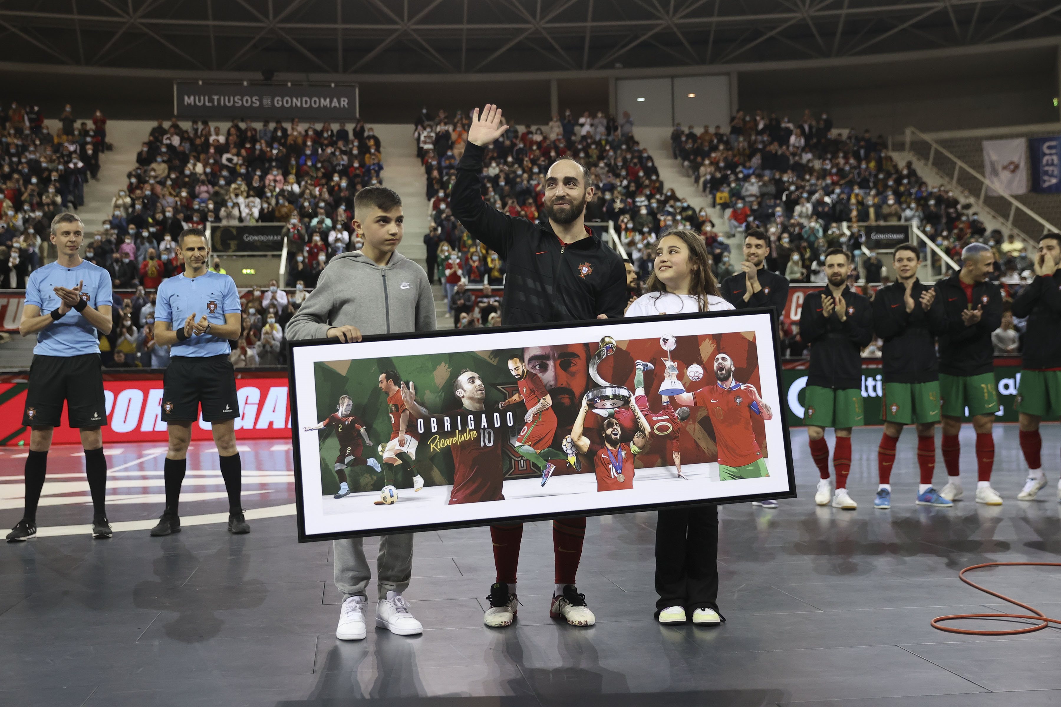 Ricardinho eleito o melhor jogador de futsal do mundo - Cm ao