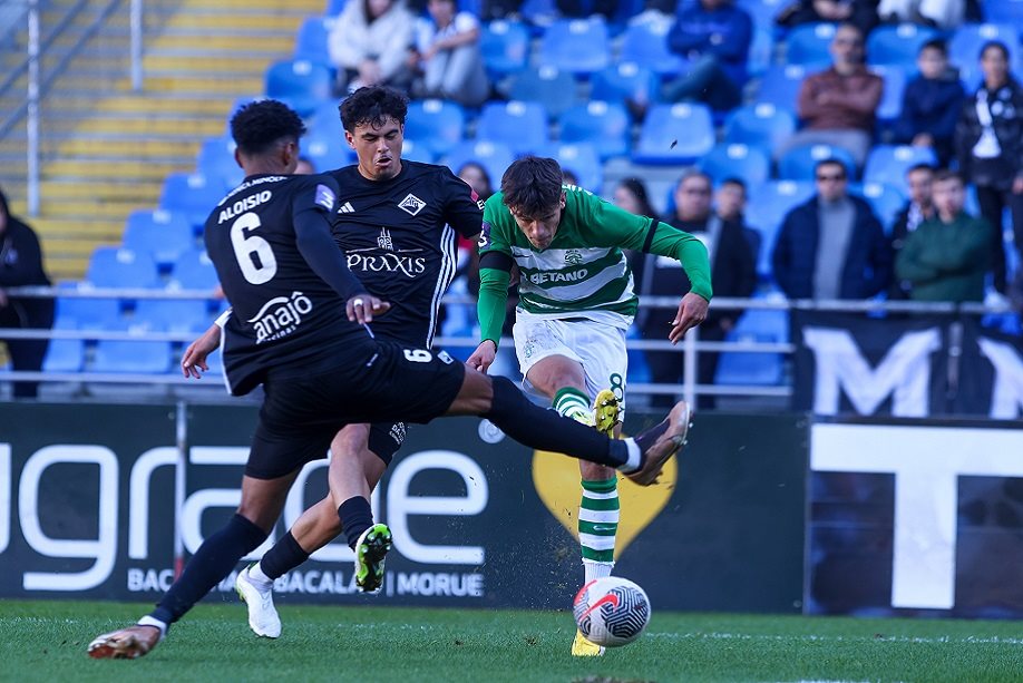 Lateral do Coimbra se destaca na Liga Sub-23 de Portugal - Lance!