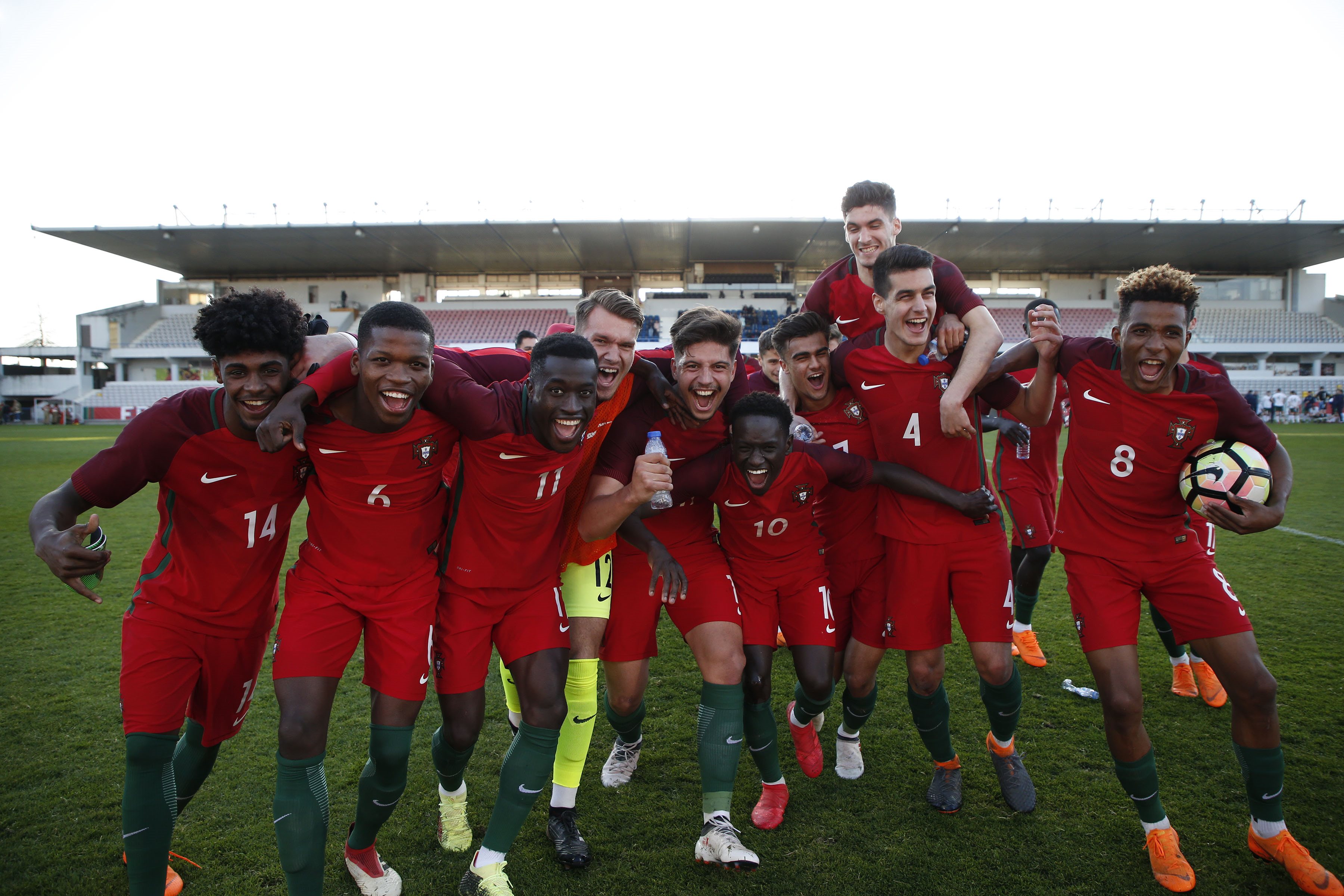 Euro sub-19: a foto oficial e a numeração da seleção de Portugal